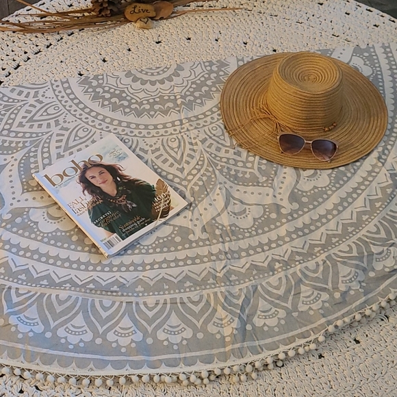 BO HO SILVER WHITE WALL ART TABLE CLOTH BEACH ROU - Picture 5 of 16